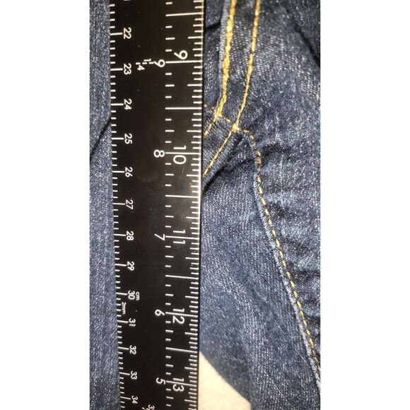 Signature by Levi Strauss Modern Bermuda Womens Shorts 22 - Picture 6 of 6